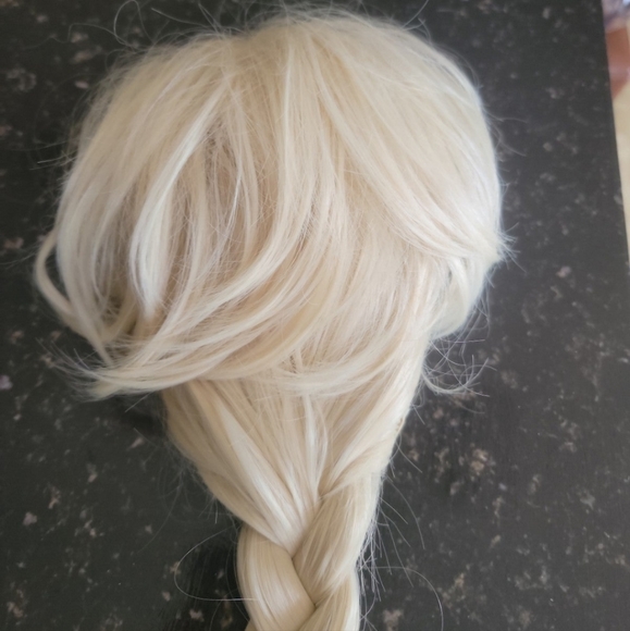 Disney Frozen Elsa wig - Picture 1 of 3